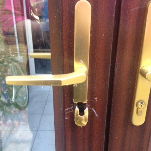 barrel door lock snapped